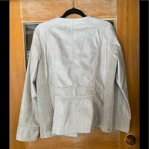 Faux letter jacket from Paris🍁🍂🌾 - Picture 3 of 6